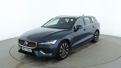 Begagnad 2022 Volvo V60 Core Kombi | 436 000 kr (Marknadspris)