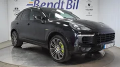 Svart Begagnad 2017 Porsche Cayenne S E-Hybrid Platinum Edition SUV | 469 500 kr (Lite dyr)