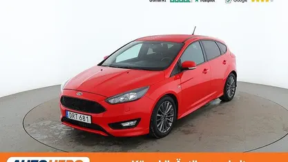 Röd Begagnad 2017 Ford Focus ST-Line Halvkombi | 94 000 kr (Marknadspris)
