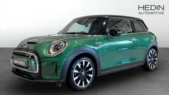 Grön (green) Begagnad 2022 Mini Cooper SE Halvkombi | 218 700 kr (Bra pris)