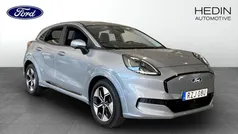 Grå (grey) Ny 2025 Ford Puma Gen-E SUV | 397 375 kr (Marknadspris)
