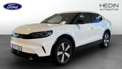 Frozen white Begagnad 2025 Ford Capri Business Edition Sportkupé | 509 900 kr (Marknadspris)