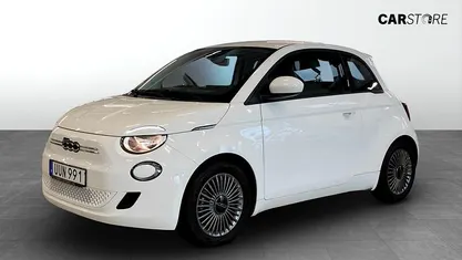 Begagnad Fiat 500e 86 kW (118 HK) 2022 Vit Halvkombi