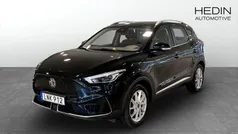 Svart (black) Begagnad 2022 MG ZS Luxury Sedan | 249 900 kr (Bra pris)