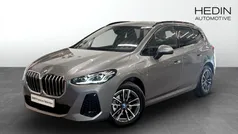 Grå (grey) Begagnad 2024 BMW 225 Active Tourer Comfort Edition Minibuss | 438 700 kr (Marknadspris)