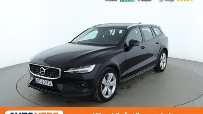 Svart Begagnad 2019 Volvo V60 CC Momentum Kombi | 276 000 kr (Marknadspris)