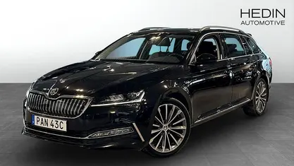 Svart Begagnad 2020 Skoda Superb LAURIN & KLEMENT Kombi | 289 900 kr (Marknadspris)