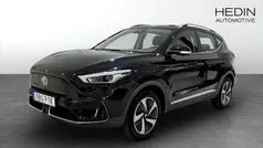 Svart (black) Begagnad 2022 MG ZS Luxury Sedan | 244 900 kr (Bra pris)