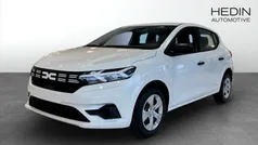 Vit (white) Ny 2025 Dacia Sandero Essentiel Halvkombi | 189 900 kr (Marknadspris)