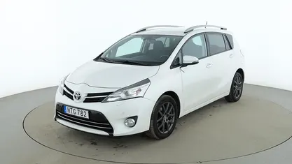 Vit Begagnad 2015 Toyota Verso Edition Minibuss | 123 000 kr (Marknadspris)