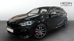 Begagnad 2023 BMW M135 Shadowline Halvkombi | 458 700 kr (Lite dyr)