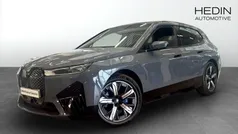 Mörkgrå Begagnad 2022 BMW iX Comfort Edition SUV | 448 700 kr (Bra pris)