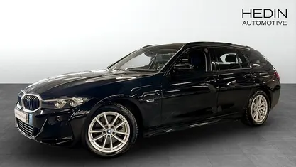 Begagnad BMW 330e Shadowline 292 HK (214 kW) 2022 Kombi