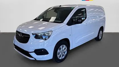 Vit Begagnad 2024 Opel Combo-e Life Van | 399 000 kr (Marknadspris)