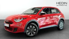 Röd (red) Ny 2025 Fiat 600 Lounge SUV | 305 800 kr (Marknadspris)