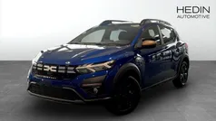 Blå (blue) Ny 2025 Dacia Sandero Extreme Halvkombi | 256 200 kr (Marknadspris)