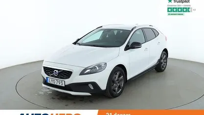 Vit Begagnad 2015 Volvo V40 CC Momentum Kombi | 117 000 kr (Bra pris)