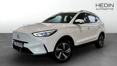 Vit (white) Begagnad 2022 MG ZS Luxury Sedan | 249 900 kr (Bra pris)