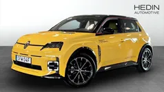 Gul (yellow) Begagnad 2025 Renault R5 Iconic Halvkombi | 441 600 kr (Bra pris)