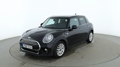 Svart Begagnad 2016 Mini Cooper Chili Halvkombi | 137 000 kr (Marknadspris)