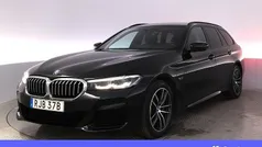 Svart Begagnad 2022 BMW 530e M Sport Kombi | 429 900 kr (Marknadspris)