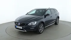 Begagnad 2017 Volvo V60 CC Summum Kombi | 216 000 kr (Marknadspris)
