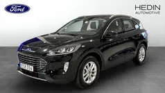 Svart (black) Begagnad 2022 Ford Kuga Titanium SUV | 234 900 kr (Marknadspris)