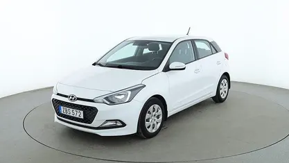 Vit Begagnad 2017 Hyundai i20 Halvkombi | 117 000 kr (Marknadspris)
