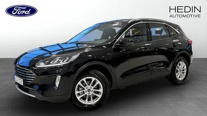Svart Begagnad 2023 Ford Kuga Titanium SUV | 264 900 kr (Marknadspris)