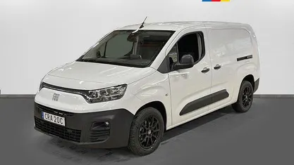 Vit Begagnad 2023 Fiat Doblò Minibuss | 259 900 kr (Bra pris)