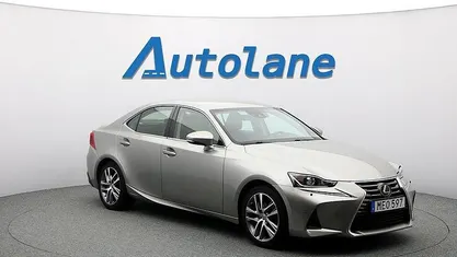 Ljusgrå Begagnad 2019 Lexus IS300h Executive Line Sedan | 279 900 kr (Marknadspris)