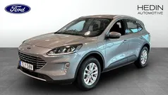 Grå (silver) Begagnad 2022 Ford Kuga Titanium SUV | 244 900 kr (Marknadspris)