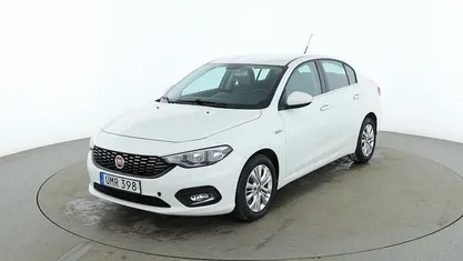 Vit Begagnad 2016 Fiat Tipo Sedan | 101 000 kr (Marknadspris)
