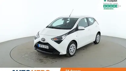 Vit Begagnad 2020 Toyota Aygo X-play Halvkombi | 108 000 kr (Marknadspris)