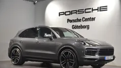 Mörkgrå (grey) Begagnad 2022 Porsche Cayenne SUV | 879 000 kr (Marknadspris)