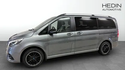 Begagnad 2022 Mercedes V300 Minibuss | 709 000 kr