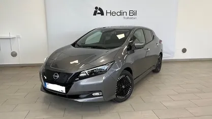 Grå Begagnad 2023 Nissan Leaf N-Connecta Halvkombi | 249 900 kr (Marknadspris)