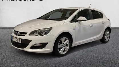 Begagnad Opel Astra 140 HK (102 kW) 2014 Vit Halvkombi