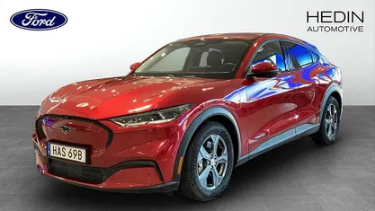 Röd (red) Begagnad 2021 Ford Mustang Mach-E SUV | 369 900 kr (Marknadspris)