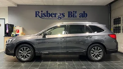 Grå Begagnad 2019 Subaru Outback Kombi | 294 900 kr (Marknadspris)