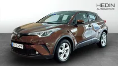 Brun (brown) Begagnad 2018 Toyota C-HR Active SUV | 179 990 kr (Marknadspris)
