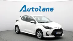 Vit Begagnad 2020 Toyota Yaris Active Halvkombi | 179 900 kr (Bra pris)