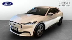 Vit (white) Begagnad 2022 Ford Mustang Mach-E Standard Range SUV | 399 900 kr (Marknadspris)