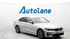 Silver (silver metallic ) Begagnad 2020 BMW 320 Shadowline Sedan | 269 900 kr (Bra pris)