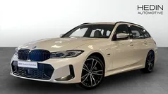 Vit (white) Begagnad 2022 BMW 330e M Sport Kombi | 424 700 kr (Dyr)