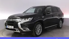 Svart Begagnad 2019 Mitsubishi Outlander P-HEV SUV | 275 900 kr (Marknadspris)