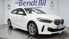 Vit Begagnad 2021 BMW 118 M Sport Halvkombi | 229 500 kr (Lite dyr)