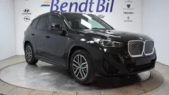 Safirsvart metalic Ny 2024 BMW iX1 M Sport SUV | 579 500 kr (Bra pris)