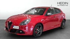 Röd (red) Begagnad 2017 Alfa Romeo Giulietta Veloce Halvkombi | 209 000 kr