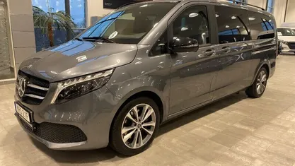 Begagnad Mercedes V220 2024 Minibuss
